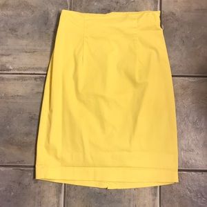 Yellow pencil skirt